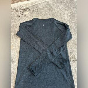 Lululemon Swiftly Tech long sleeve - heather navy - size 8